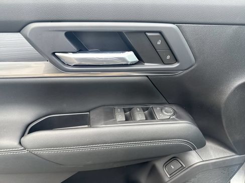 New 2027 GMC Terrain Elevation w/ Elevation Premium Package AWD/4WD image 23