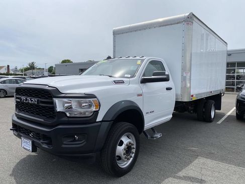 Used 2022 RAM 4500 Tradesman RWD image 4