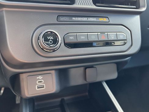 New 2025 Ford Maverick XL w/ Equipment Group 102A image 27