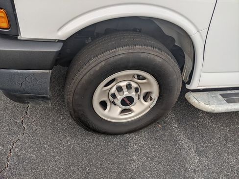 Certified 2024 GMC Savana 2500 w/ Driver Convenience Package image 12