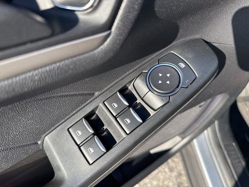 Certified 2022 Ford Escape SE w/ Cold Weather Package image 16