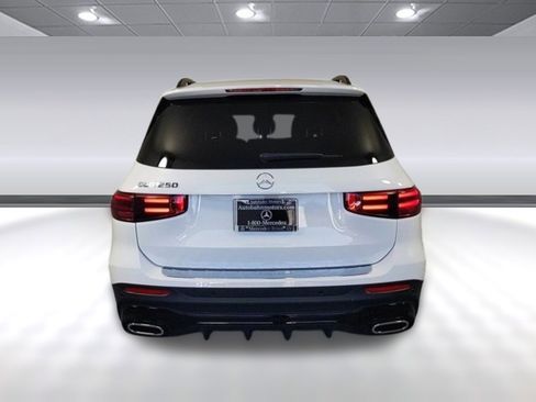 New 2024 Mercedes-Benz GLB 250 image 4