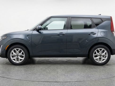 Used 2025 Kia Soul LX w/ LX Technology Package image 5
