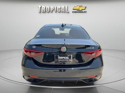 Used 2023 Alfa Romeo Giulia Veloce RWD image 4