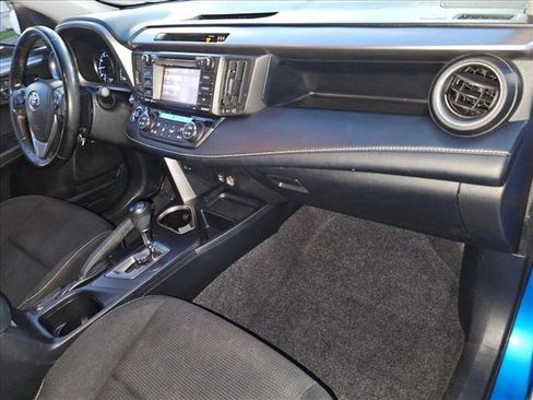 Used 2018 Toyota RAV4 XLE image 21