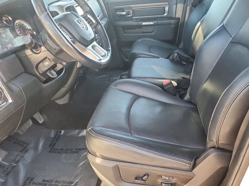 Used 2017 RAM 1500 Laramie w/ Convenience Group AWD/4WD image 6
