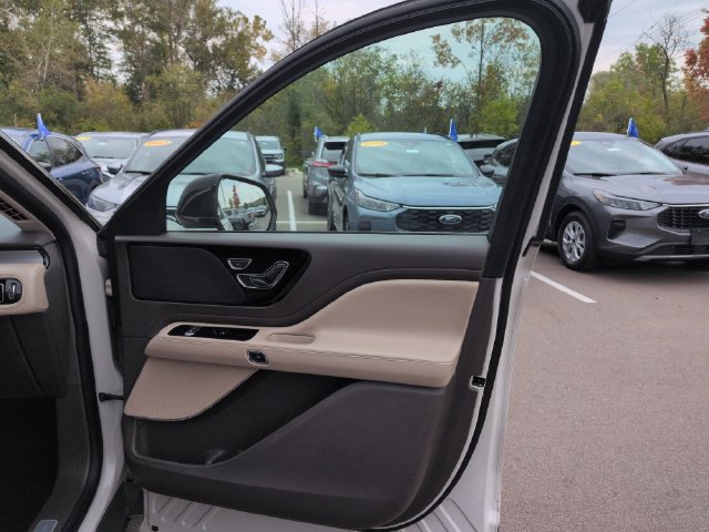 Used 2021 Lincoln Aviator AWD w/ Elements Package image 14