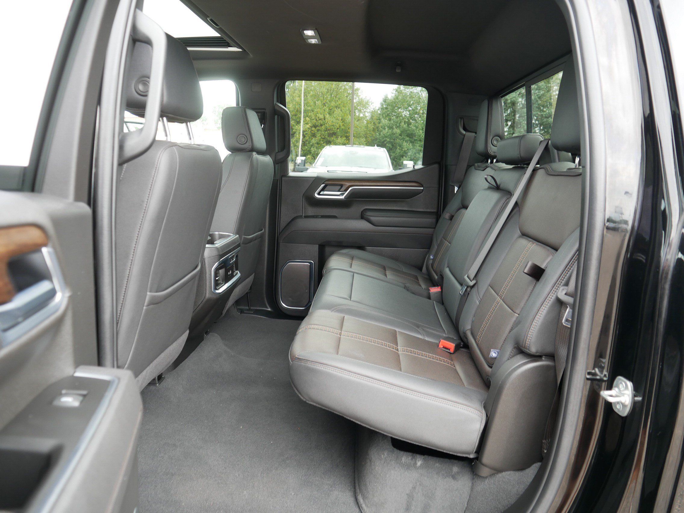 Certified 2025 Chevrolet Silverado 1500 High Country w/ High Country Premium Package AWD/4WD image 35