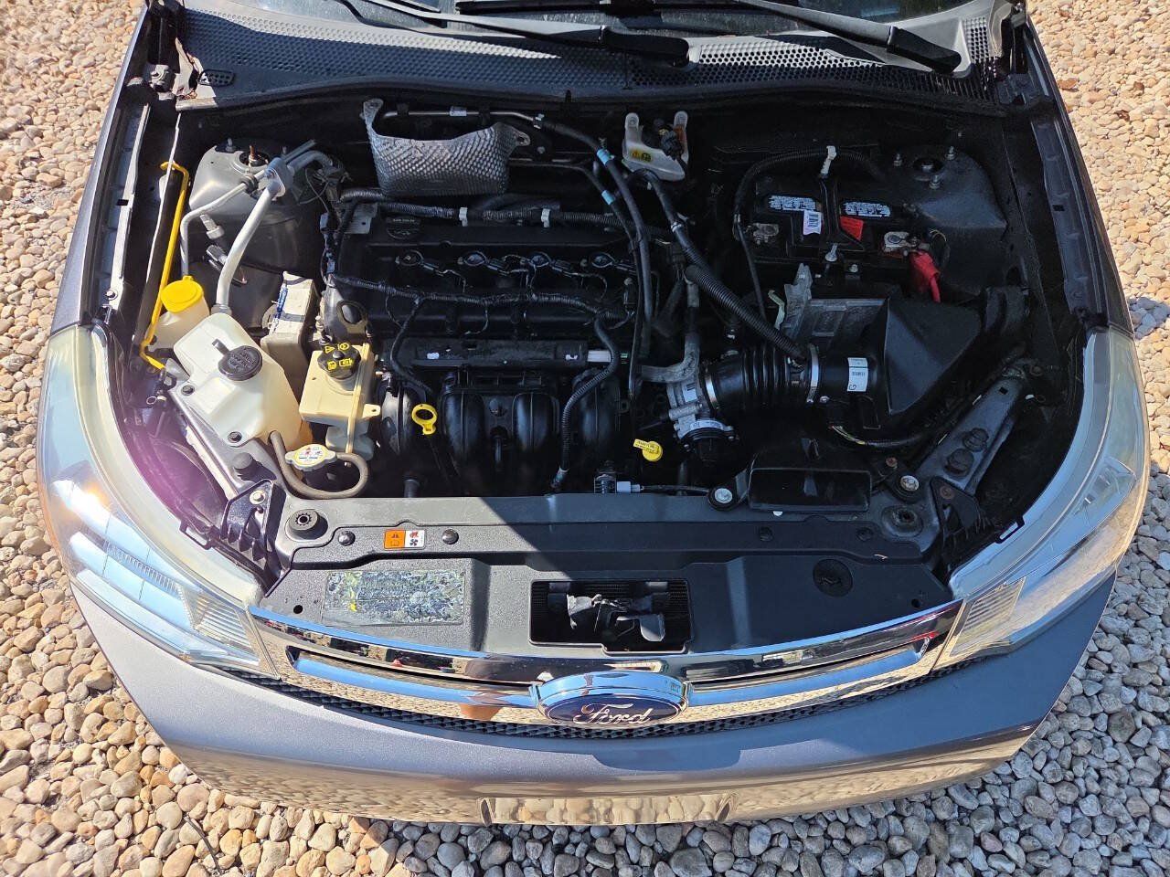 Used 2010 Ford Focus SE FWD image 14