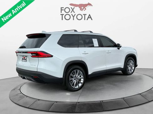 Used 2024 Toyota Grand Highlander AWD image 6