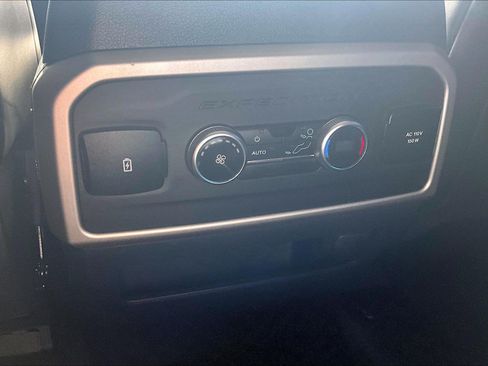 Used 2024 Ford Expedition XLT RWD image 36