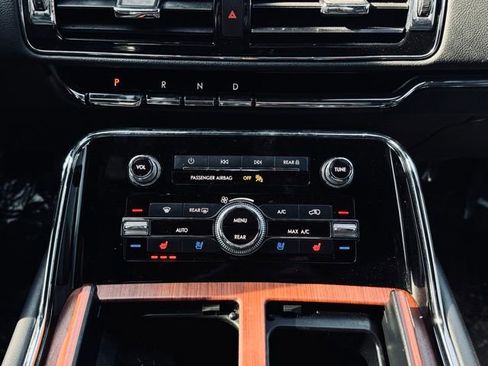 Used 2022 Lincoln Navigator Reserve image 38