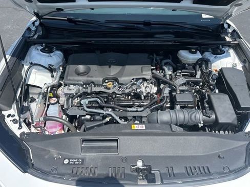 Used 2025 Toyota Camry SE w/ Convenience Package FWD image 13