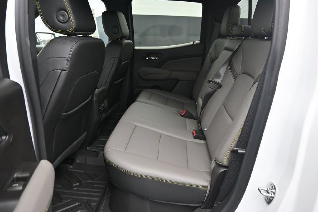 New 2026 Chevrolet Colorado ZR2 w/ Technology Package AWD/4WD image 19