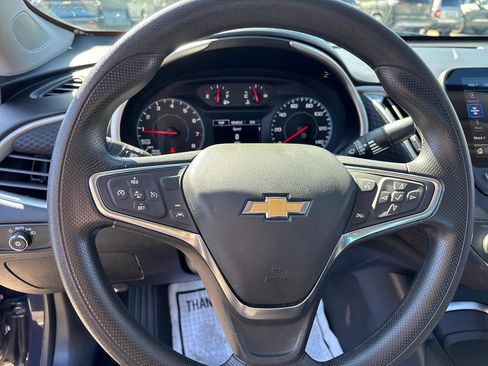 Used 2025 Chevrolet Malibu LT image 14