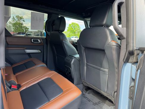 Used 2023 Ford Bronco Outer Banks AWD/4WD image 16