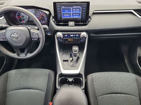 Used 2020 Toyota RAV4 XLE w/ Convenience Package FWD image 17