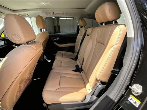 Certified 2025 Audi Q7 2.0T Premium w/ Convenience Plus Package image 17