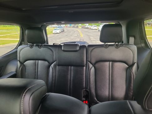 Used 2024 Jeep Wagoneer Series II AWD/4WD image 42