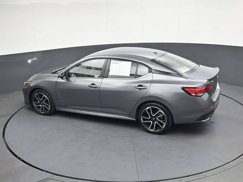 Used 2025 Nissan Sentra SR FWD image 38