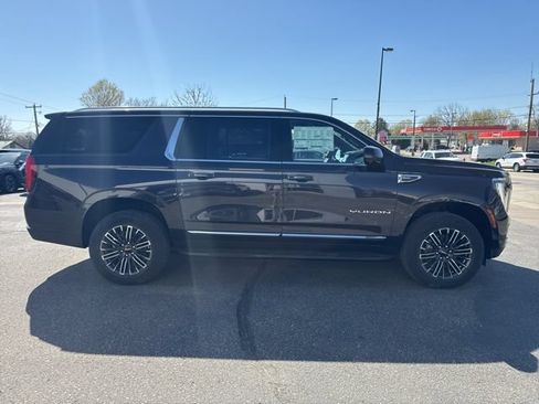 New 2026 GMC Yukon XL Elevation w/ Elevation Premium Package AWD/4WD image 6