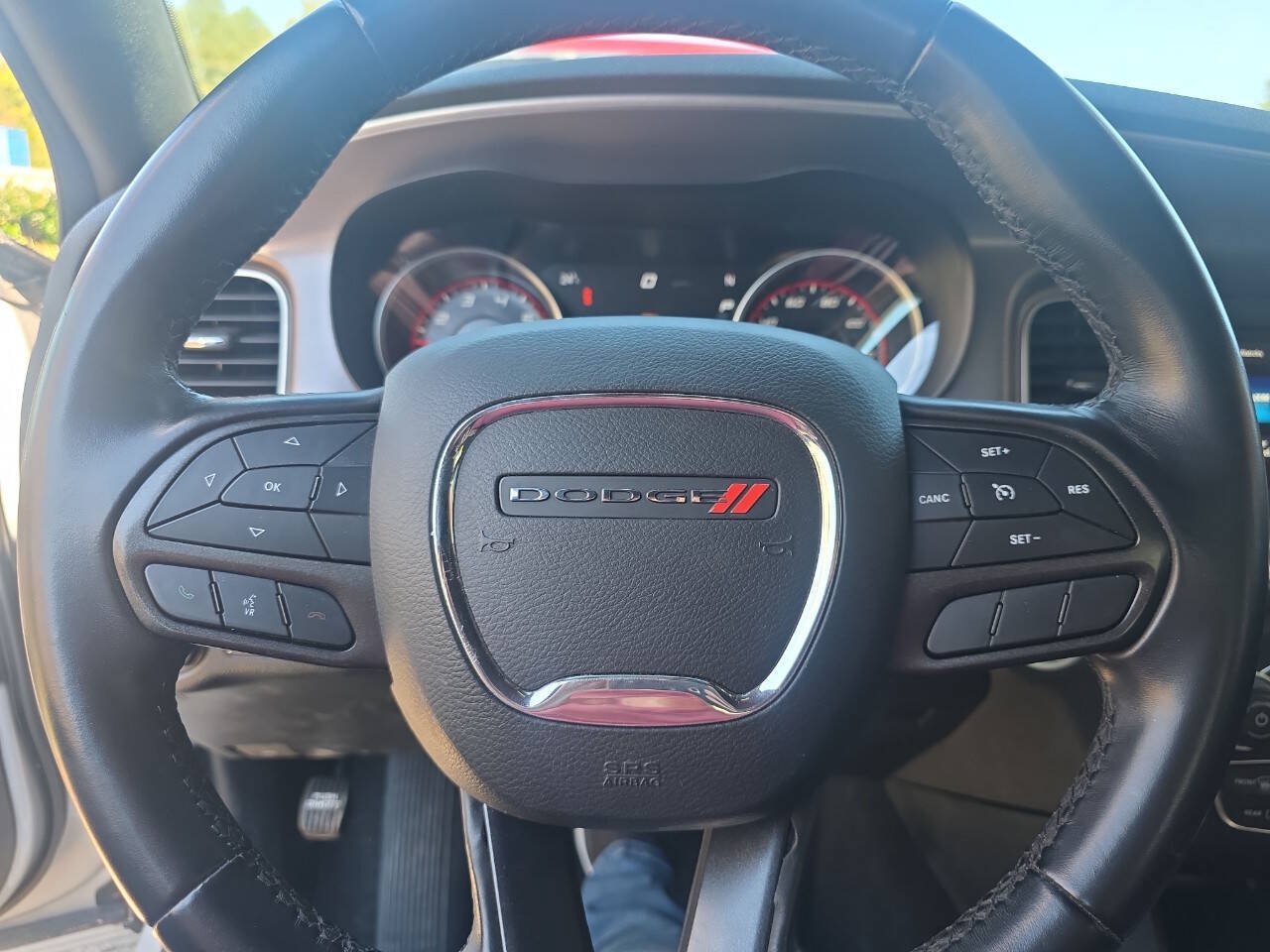 Used 2022 Dodge Charger SXT RWD image 9