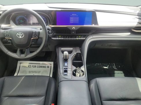 Certified 2023 Toyota Crown AWD/4WD image 11