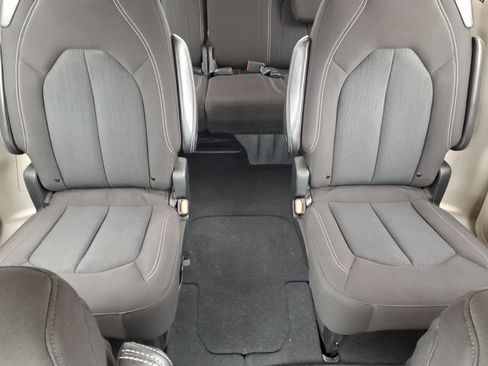 Used 2023 Chrysler Voyager LX FWD image 23