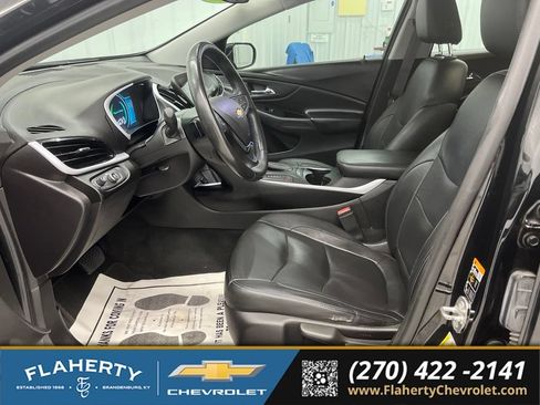 Used 2017 Chevrolet Volt LT w/ Comfort Package FWD image 9
