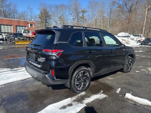 Used 2025 Subaru Forester Limited AWD/4WD image 3