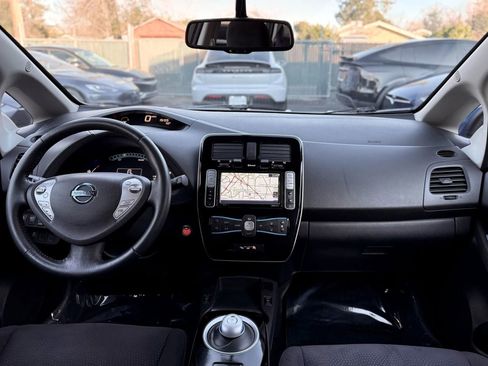 Used 2014 Nissan Leaf SV image 11