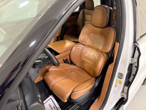 Used 2023 Lincoln Aviator Black Label w/ Dynamic Handling Package image 10