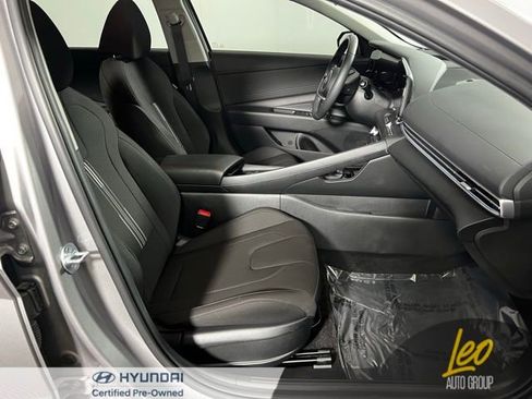 Used 2025 Hyundai Elantra SEL FWD image 21