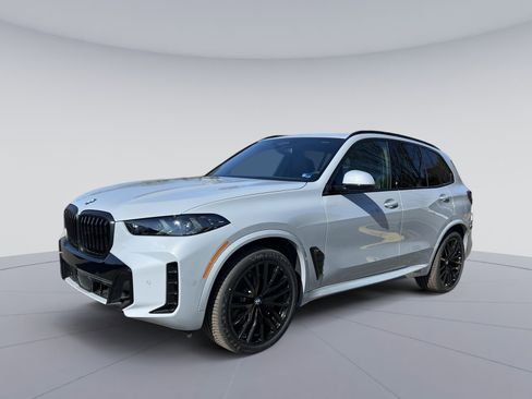 New 2026 BMW X5 xDrive40i w/ M Sport Package image 1