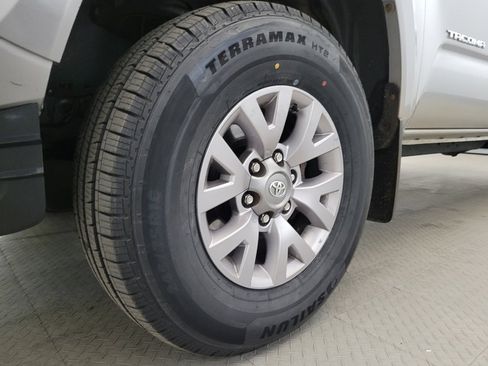 Used 2016 Toyota Tacoma SR5 AWD/4WD image 31