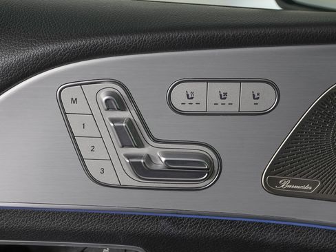 Used 2024 Mercedes-Benz GLS 450 4MATIC image 17