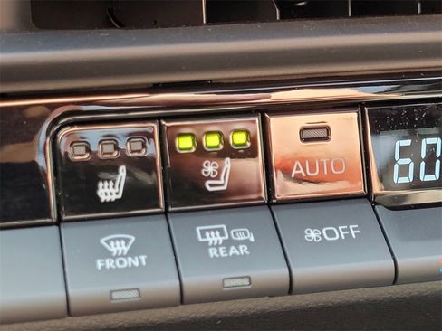 Used 2025 Toyota Crown Platinum image 19