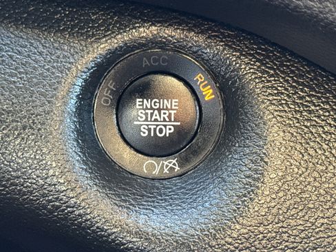 Used 2023 Jeep Cherokee Altitude Lux image 22