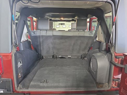 Used 2007 Jeep Wrangler Unlimited Rubicon w/ Dual Top Group image 12