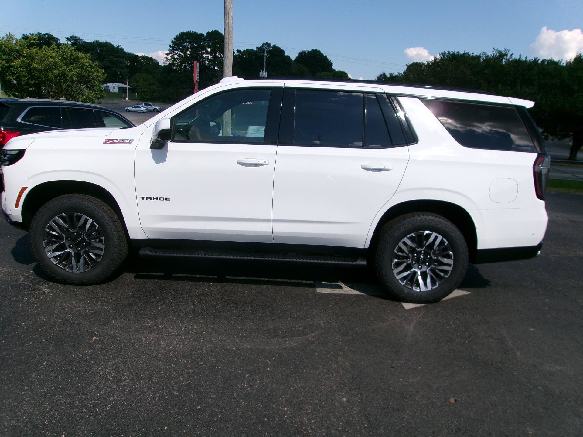 New 2026 Chevrolet Tahoe Z71 w/ Comfort Package AWD/4WD image 6