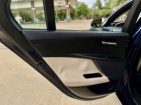 Used 2018 Jaguar XE RWD image 15