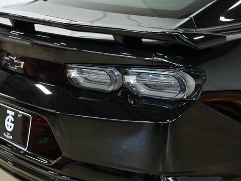 Used 2021 Chevrolet Camaro ZL1 RWD image 9