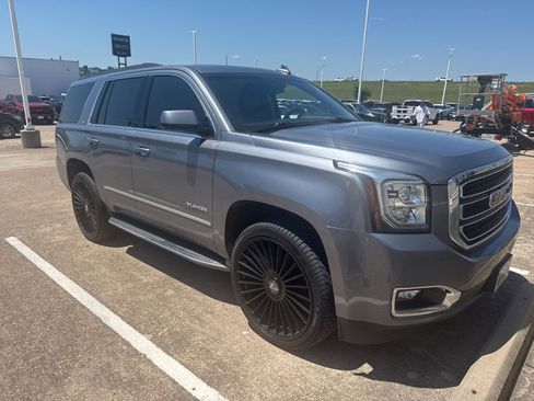 Used 2019 GMC Yukon SLT w/ Premium Edition AWD/4WD image 2