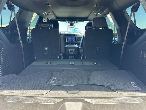 Used 2021 GMC Yukon XL Denali w/ Denali Premium Package image 26