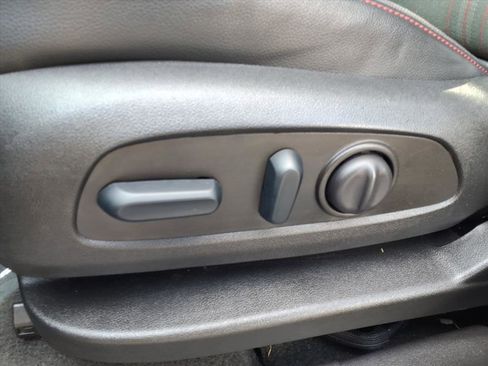Used 2023 Chevrolet Equinox RS AWD/4WD image 24
