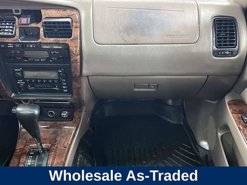 Used 2000 Toyota 4Runner Limited RWD image 18
