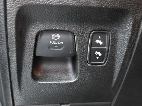 Used 2022 RAM 1500 Big Horn AWD/4WD image 13