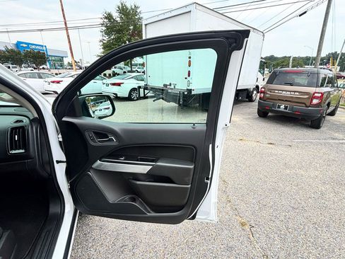 Used 2022 Chevrolet Colorado LT w/ Safety Package RWD image 47
