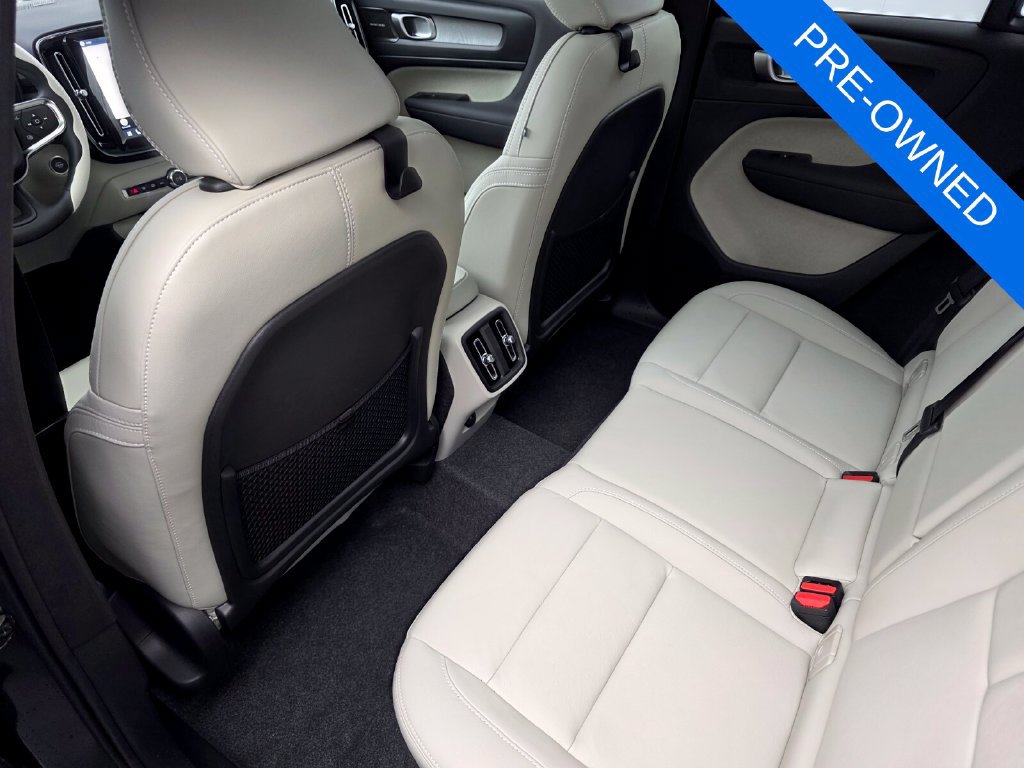 Used 2026 Volvo XC40 B4 Plus w/ Protection Package FWD image 15