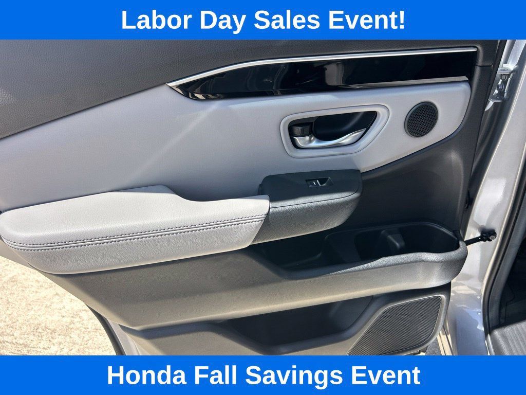 Used 2025 Honda Pilot EX-L image 13